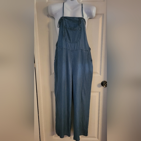 Stylish Women's Blue Denim Overalls - Picture 6 of 12